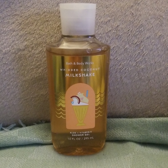 Bath & Body Works Other - Bath & Body Works Whipped Coconut Milkshake Shower Gel - Gold and White